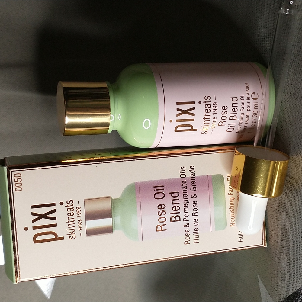 Pixi skintreats - Rose oil blend Nourishing face oil